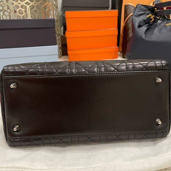 Authentic Christian Dior Medium size - Picture 4 of 12
